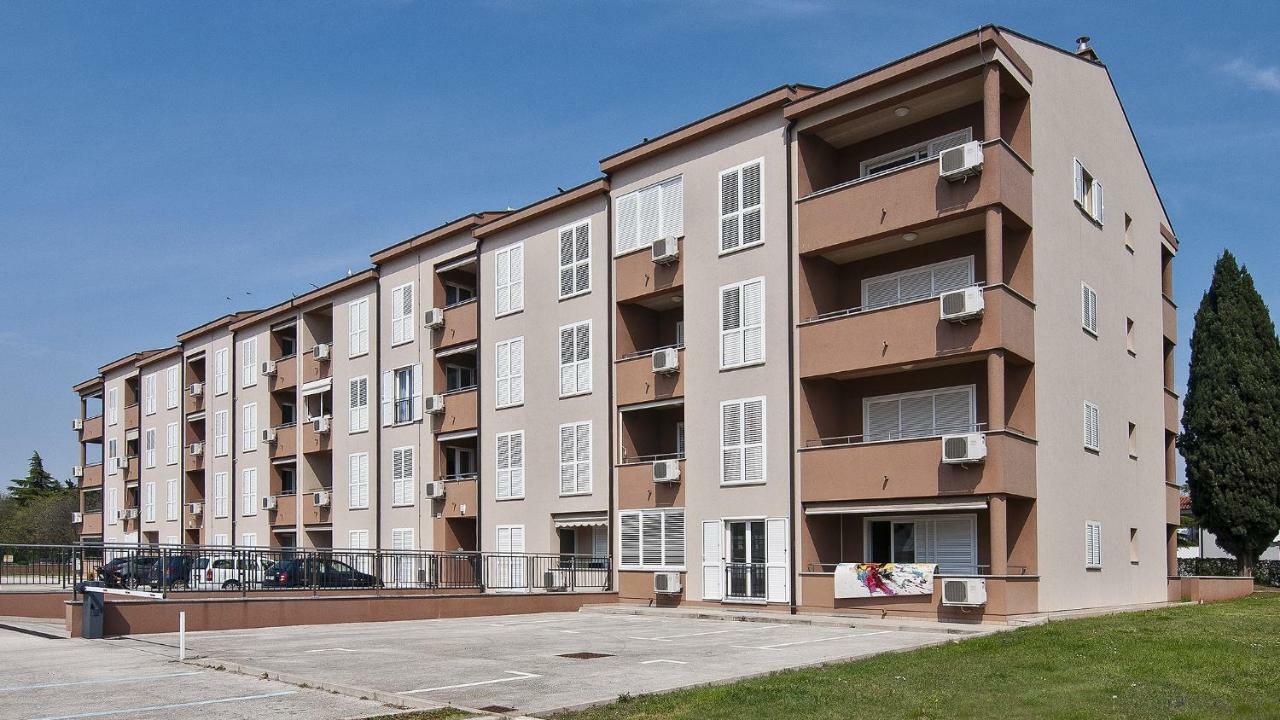 Pr Apartment Fažana Exteriör bild